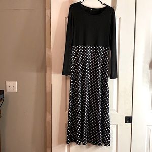 Black & white long sleeve polka dot maxi dress